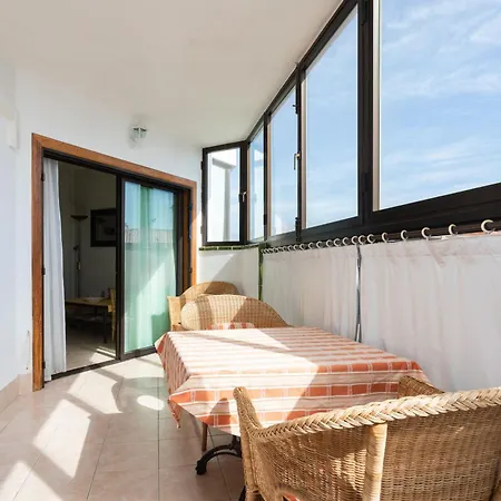 Ferienapartment Mit Balkon Und Meerblick Apartment